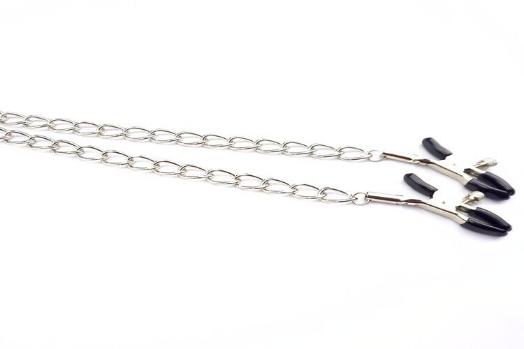 Collar de piel sintética con pinzas para pezones